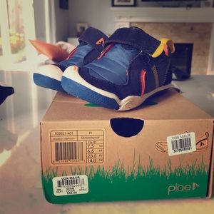 Plae Youth Shoes 7.5